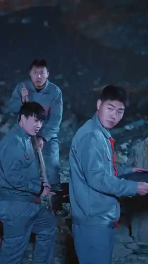 双手变异，在缅国淘金发家致富