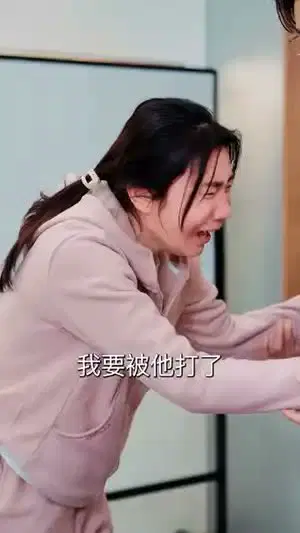 家暴现场律师弟弟出手了