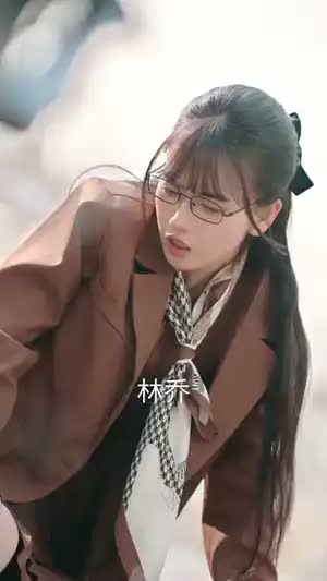 苟在女配身边当老大
