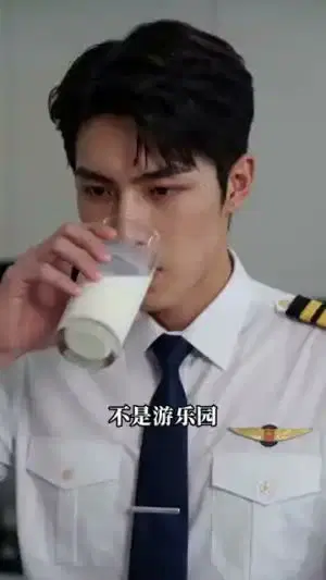 玫瑰在第二个冬天枯萎